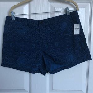 Gap paisley short
